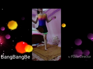 iam playing hula hoop with a leg in bed (l c v ng v i 1 ch n tr n gi ng)